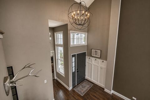 Tiny photo for 807 Viewpointe Drive, St. Charles, IL 60174 (MLS # 12629695)