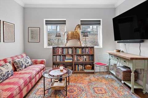 Tiny photo for 1418 N LaSalle Drive #3, Chicago, IL 60610 (MLS # 12674492)