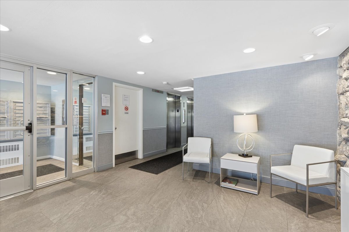 1567 Ridge Avenue 607