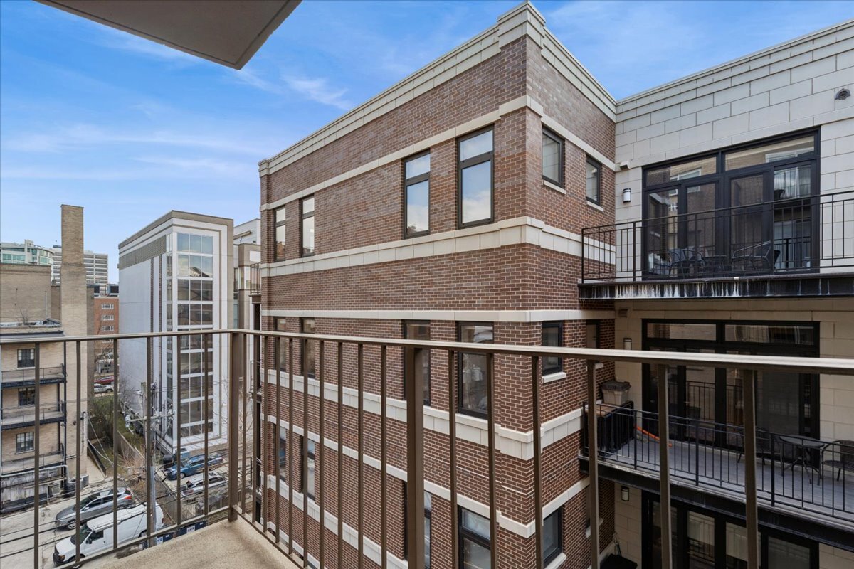 1567 Ridge Avenue 607