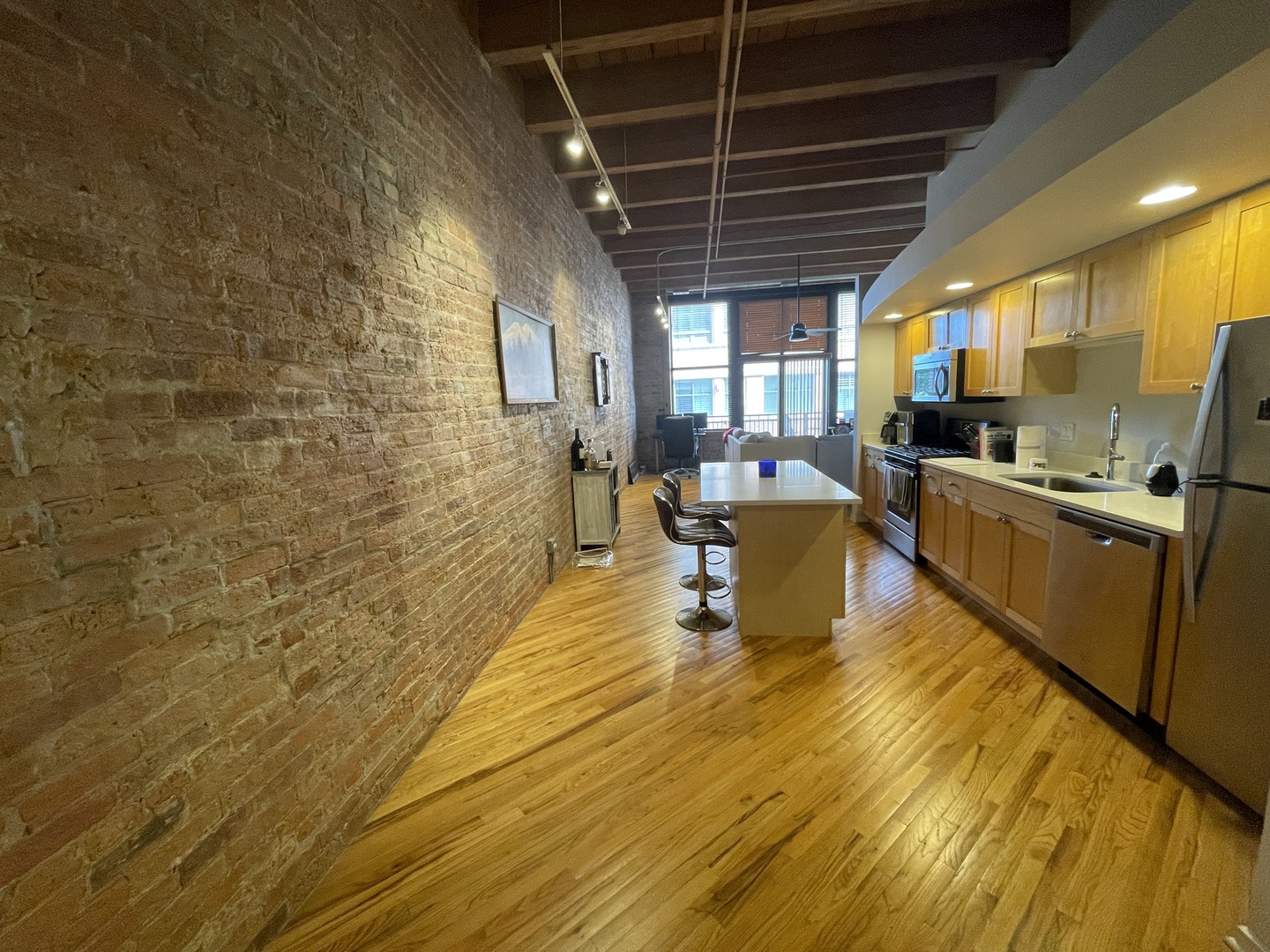 616 W Fulton Street 206