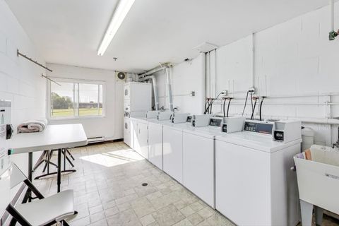 Tiny photo for 725 W Huntington Commons Road #217, Mount Prospect, IL 60056 (MLS # 12490238)