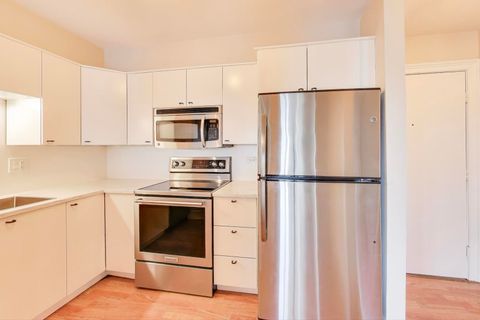 Tiny photo for 725 W Huntington Commons Road #217, Mount Prospect, IL 60056 (MLS # 12490238)