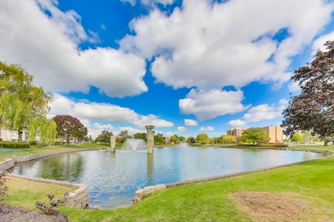 Tiny photo for 725 W Huntington Commons Road #217, Mount Prospect, IL 60056 (MLS # 12490238)