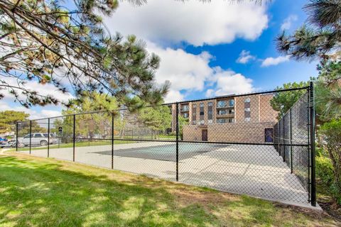 Tiny photo for 725 W Huntington Commons Road #217, Mount Prospect, IL 60056 (MLS # 12490238)