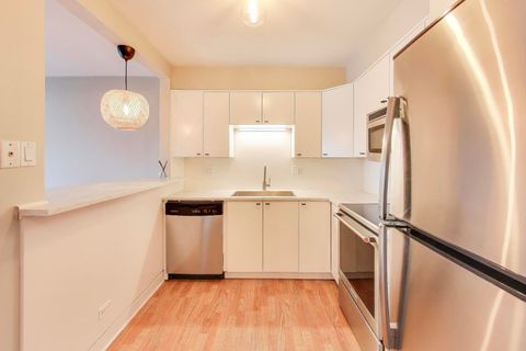 Tiny photo for 725 W Huntington Commons Road #217, Mount Prospect, IL 60056 (MLS # 12490238)