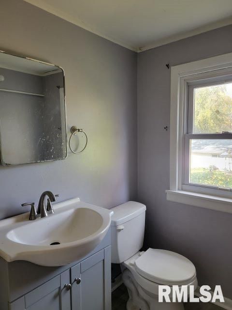 Tiny photo for 904 W Linden St Street, Carbondale, IL 62901 (MLS # EB460720)