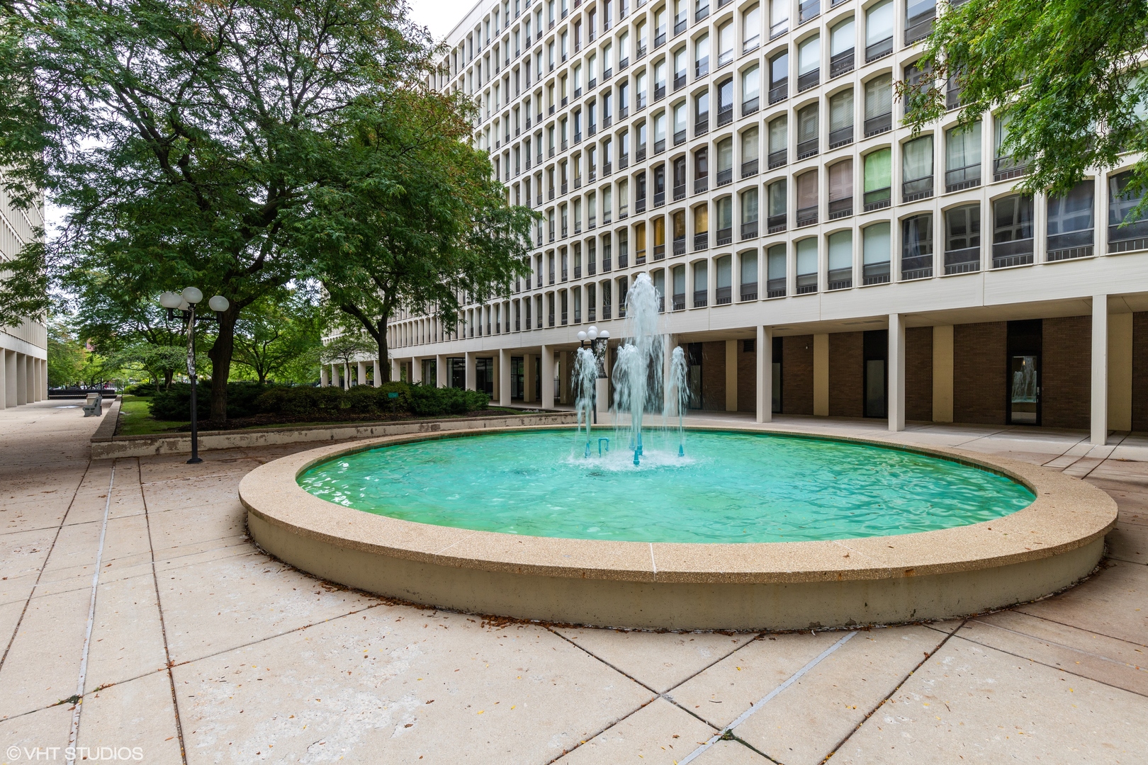 1400 E 55th Place 613S