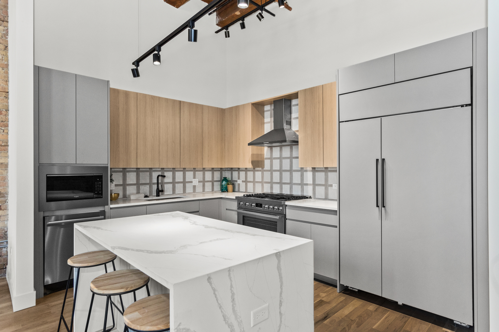 153 W Ohio Street 104