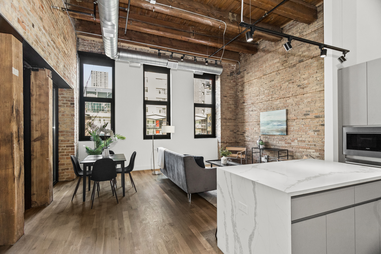 153 W Ohio Street 104