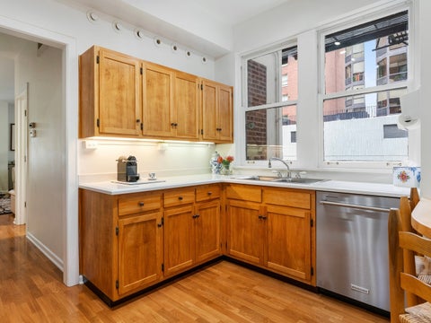 Tiny photo for 232 E Walton Place #3E, Chicago, IL 60611 (MLS # 12716425)