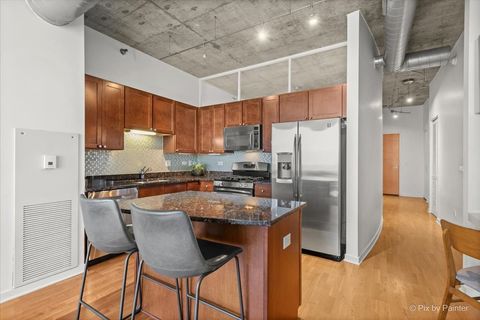 Tiny photo for 700 N Larrabee Street #1811, Chicago, IL 60654 (MLS # 12601308)