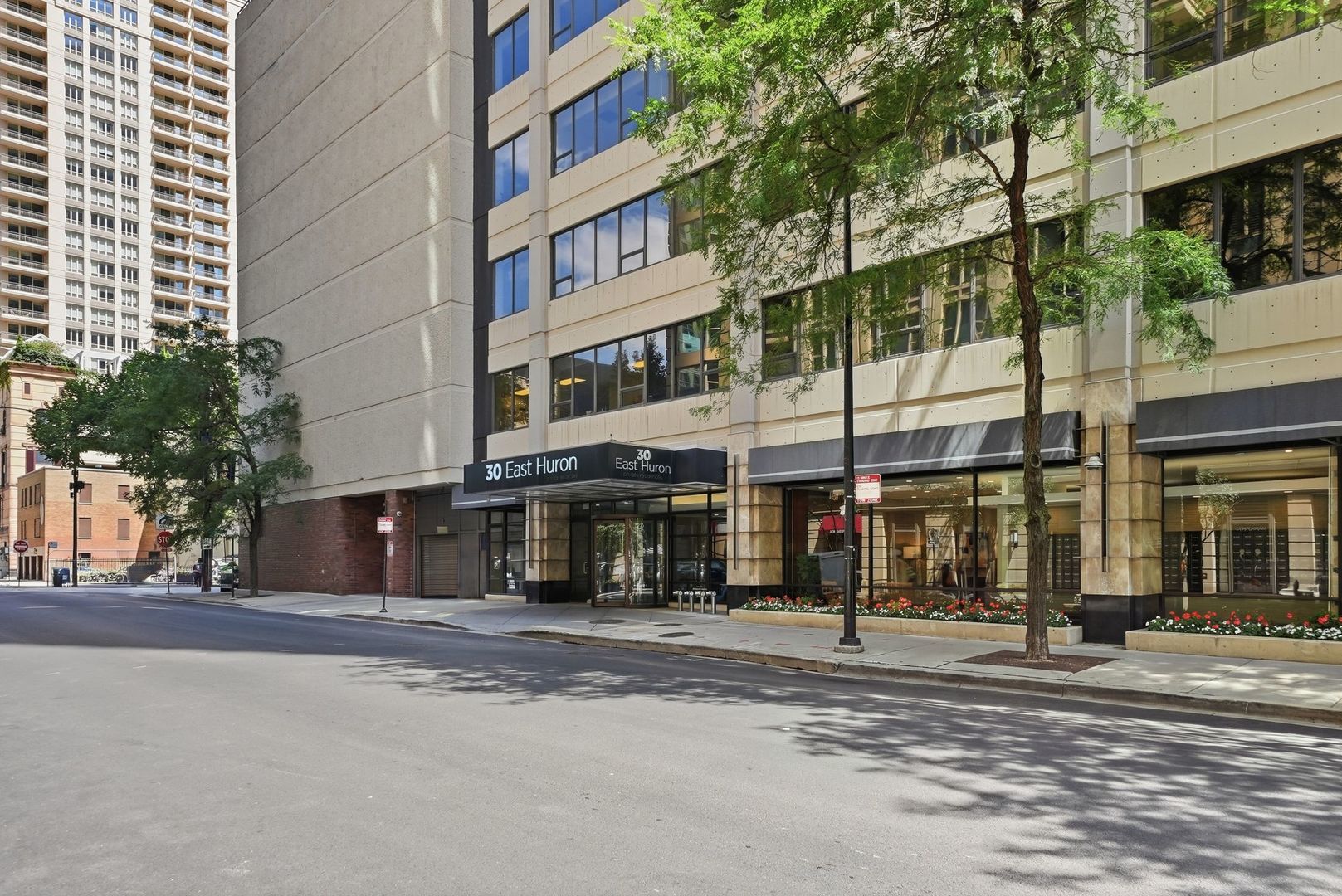30 E HURON Street 5605