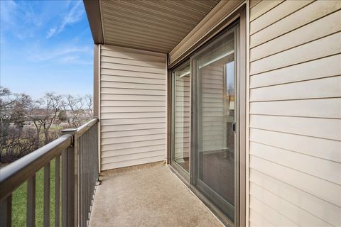 Tiny photo for 3030 Pheasant Creek Drive #402, Northbrook, IL 60062 (MLS # 12583042)