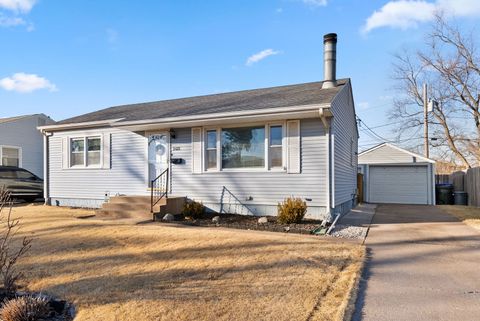 Photo of 2422 Dugan Court, Davenport, IA 52804 (MLS # 12570358)