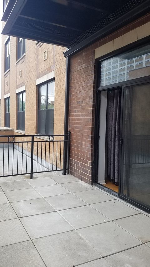 Tiny photo for 950 W Leland Avenue #305, Chicago, IL 60640 (MLS # 12613795)