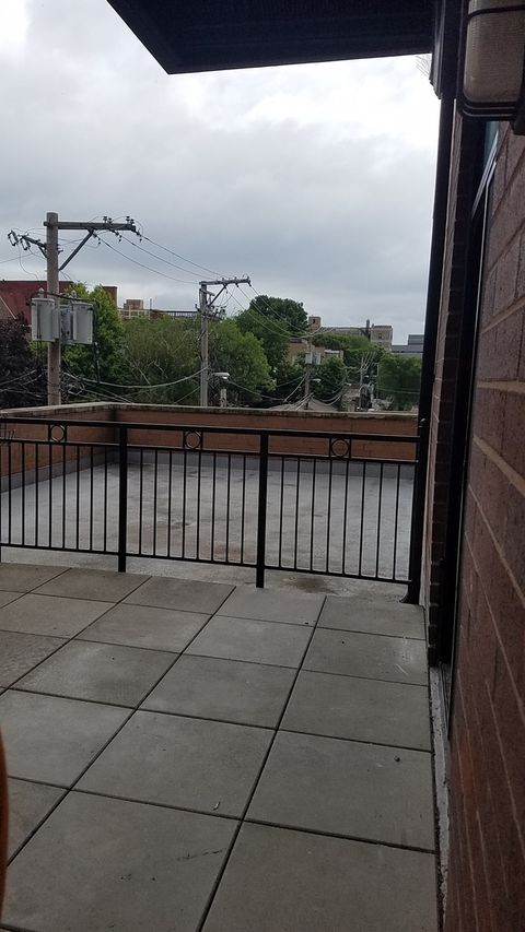 Tiny photo for 950 W Leland Avenue #305, Chicago, IL 60640 (MLS # 12613795)