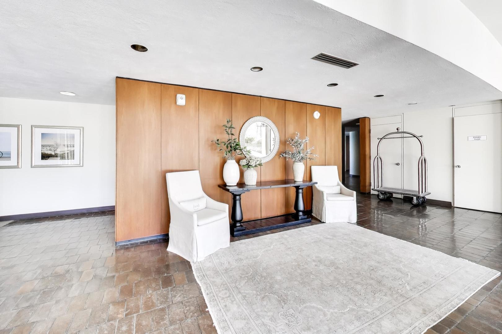 1630 Sheridan Road 2C