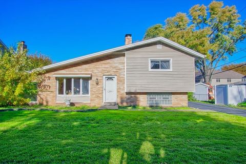 Tiny photo for 251 W Armitage Avenue, Elmhurst, IL 60126 (MLS # 12523828)