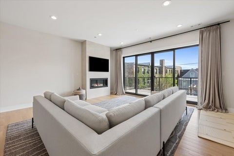 Tiny photo for 4537 N Clark Street #3C, Chicago, IL 60640 (MLS # 12699231)