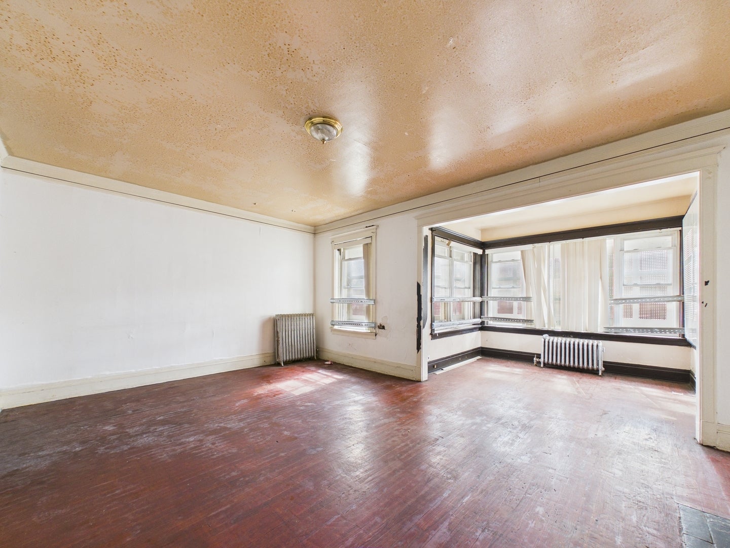 5500 W Adams Street