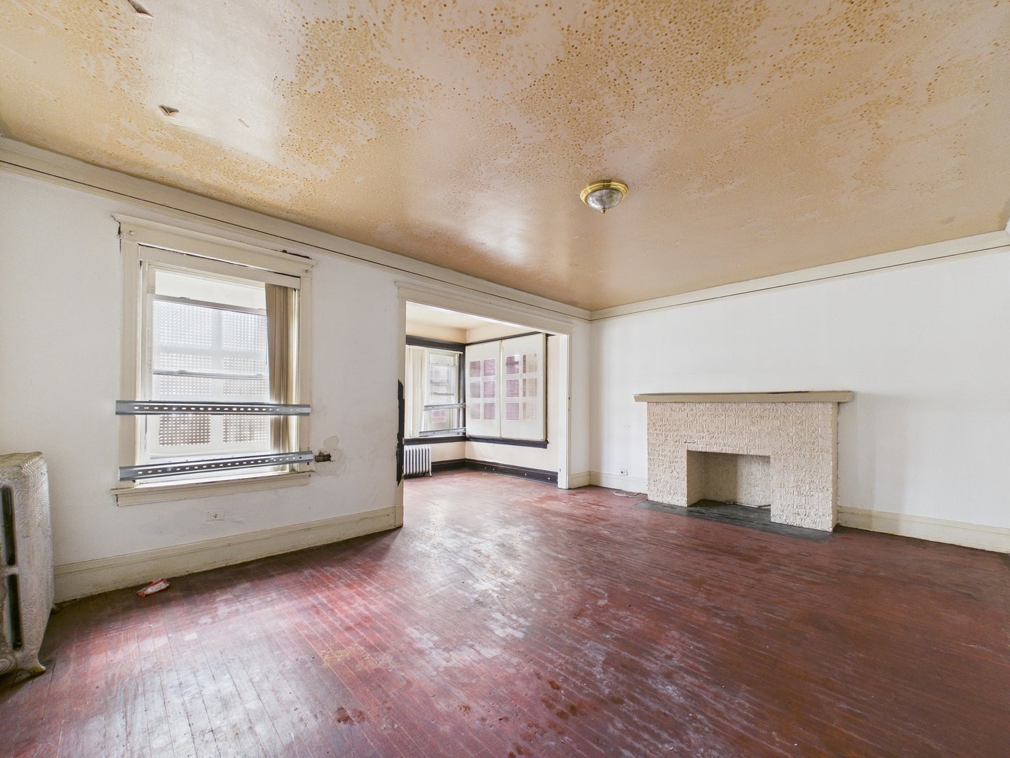5500 W Adams Street