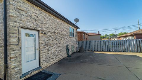 Tiny photo for 11548 S Avenue G, Chicago, IL 60617 (MLS # 12521331)