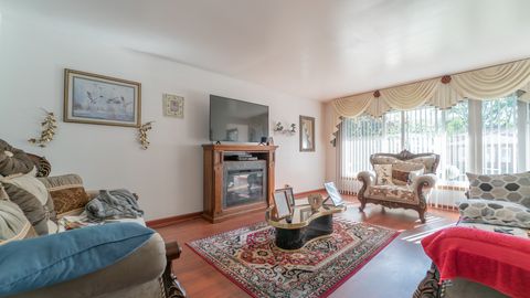 Tiny photo for 11548 S Avenue G, Chicago, IL 60617 (MLS # 12521331)