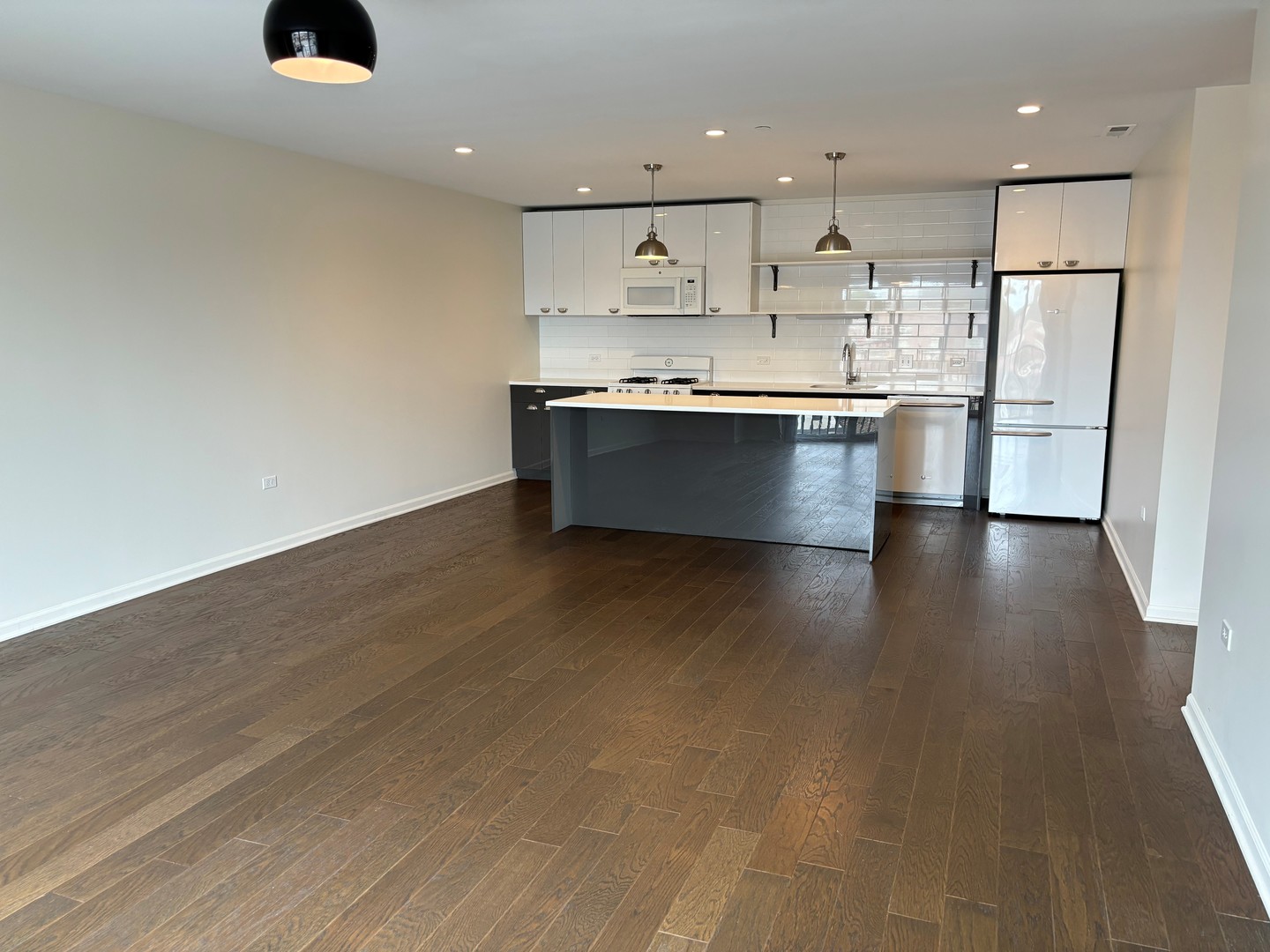 Photo 6 of 24 of 115 Lake Street 217 condo