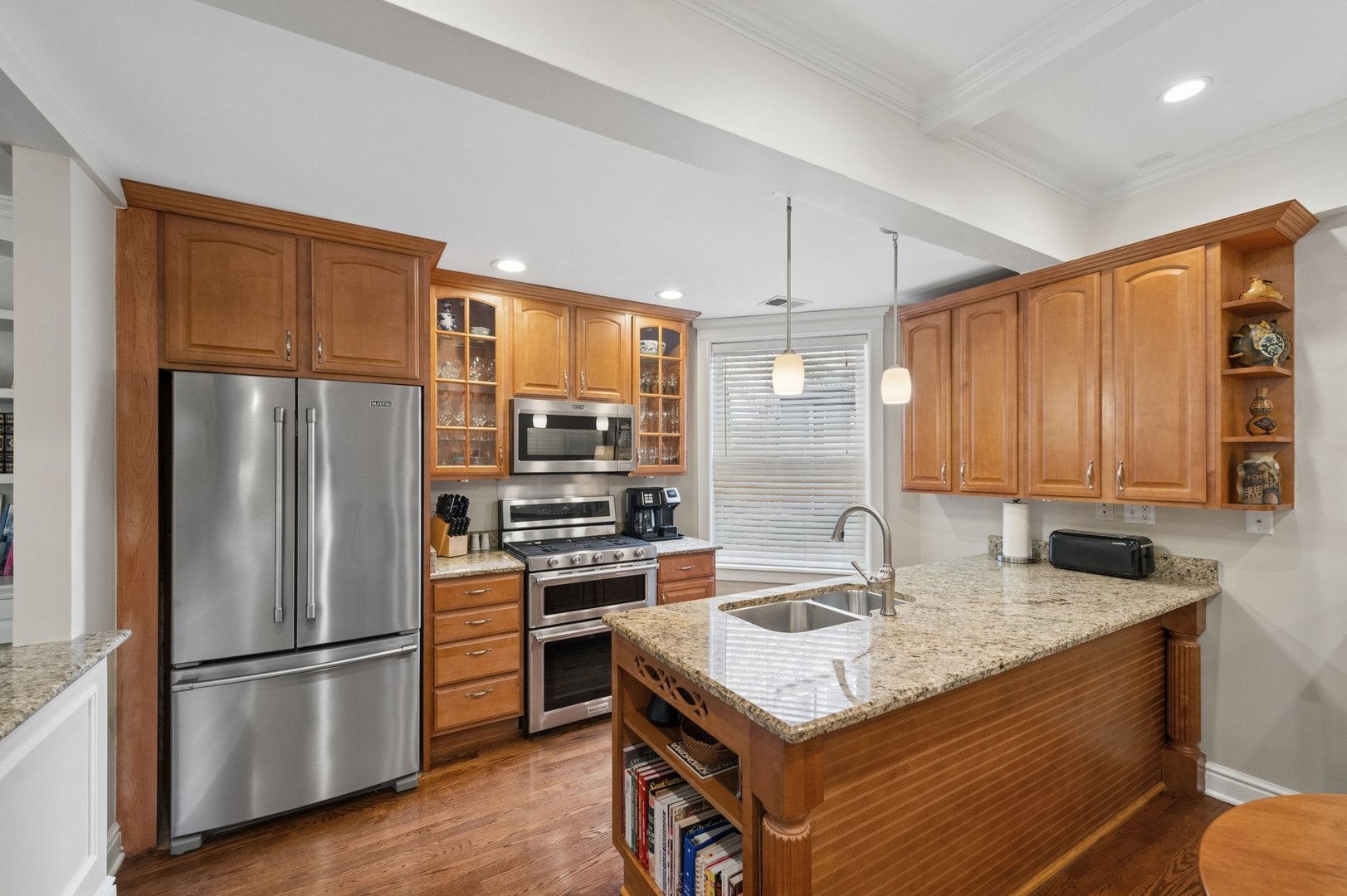 1321 W Winnemac Avenue 2E