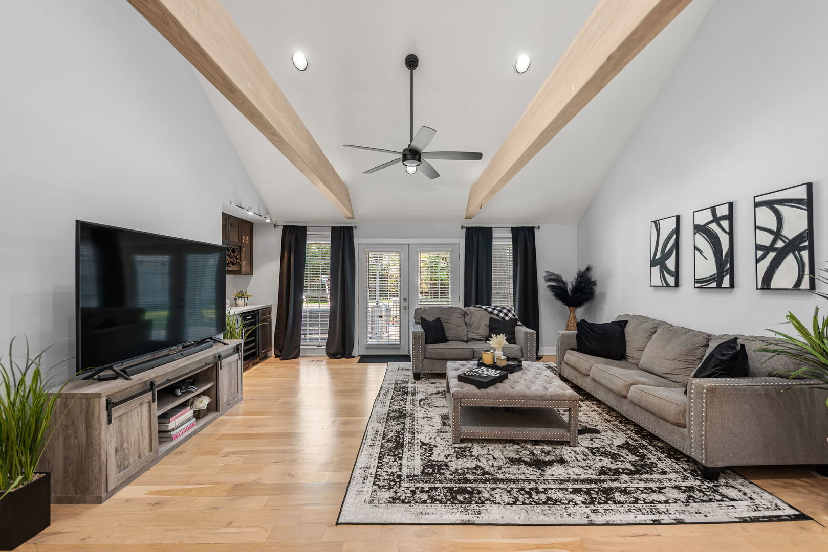 1195 Longmeadow Road
