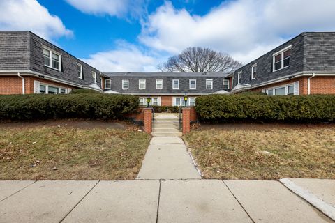 Photo of 2612 W Pratt Boulevard, Chicago, IL 60645 (MLS # 12577831)