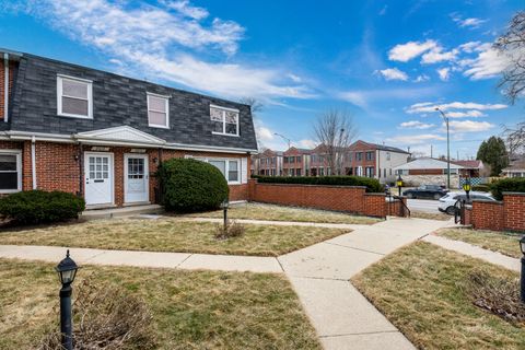 Tiny photo for 2612 W Pratt Boulevard, Chicago, IL 60645 (MLS # 12577831)