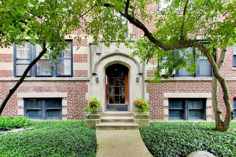 Tiny photo for 730 Hinman Avenue #3W, Evanston, IL 60202 (MLS # 12696839)