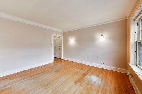 Tiny photo for 730 Hinman Avenue #3W, Evanston, IL 60202 (MLS # 12696839)