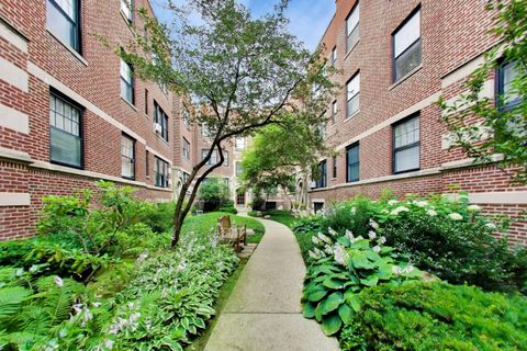 Tiny photo for 730 Hinman Avenue #3W, Evanston, IL 60202 (MLS # 12696839)