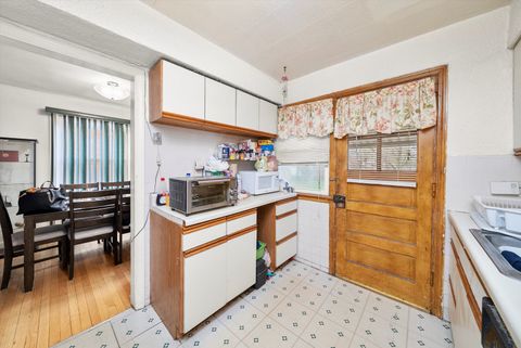 Tiny photo for 429 Geneva Avenue, Bellwood, IL 60104 (MLS # 12560295)