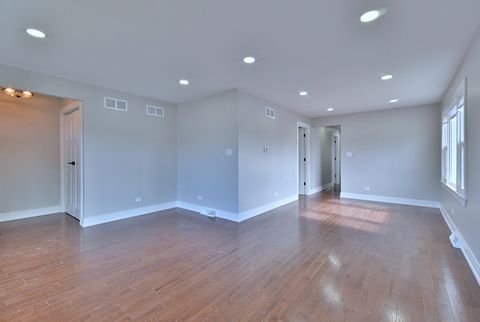 Tiny photo for 5435 N Mobile Avenue, Chicago, IL 60630 (MLS # 12598161)