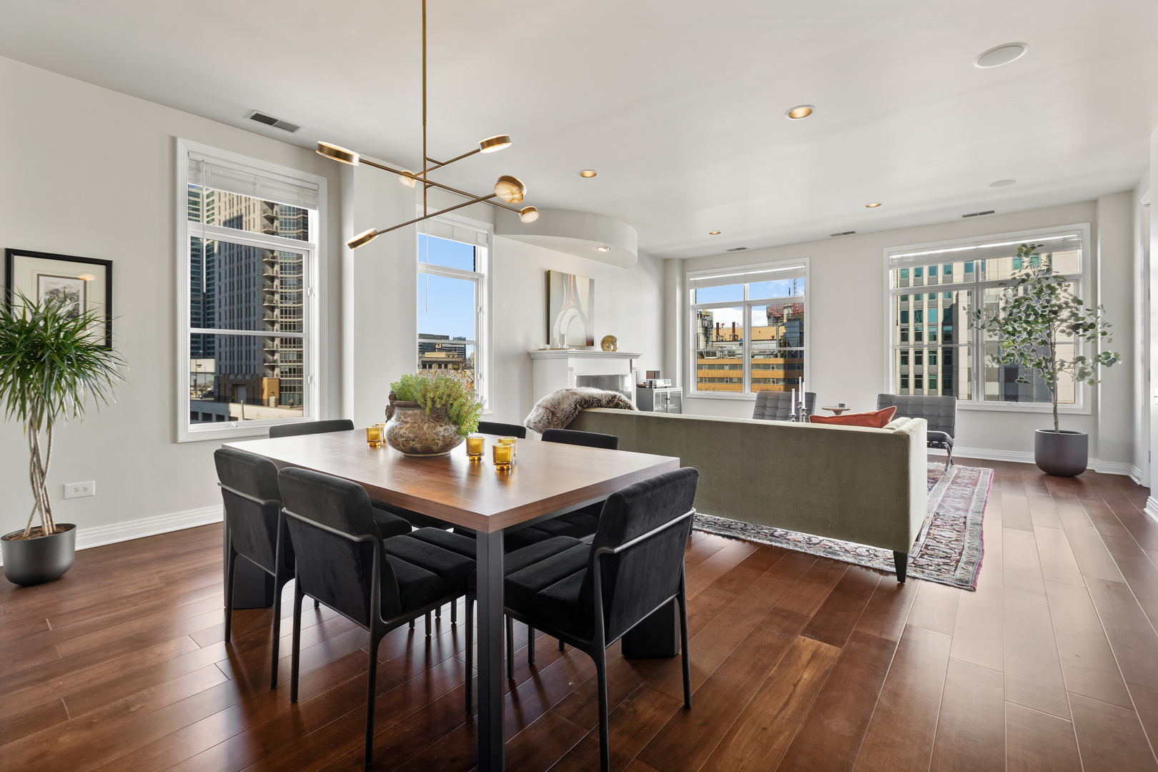 333 N Jefferson Street 501