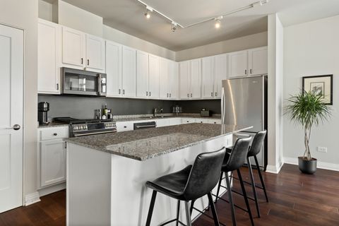 Tiny photo for 333 N Jefferson Street #501, Chicago, IL 60661 (MLS # 12583648)