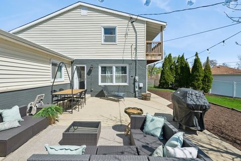 Tiny photo for 815 Cumberland Street, Hoffman Estates, IL 60169 (MLS # 12627313)