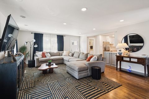 Tiny photo for 815 Cumberland Street, Hoffman Estates, IL 60169 (MLS # 12627313)