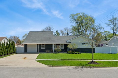 Tiny photo for 815 Cumberland Street, Hoffman Estates, IL 60169 (MLS # 12627313)