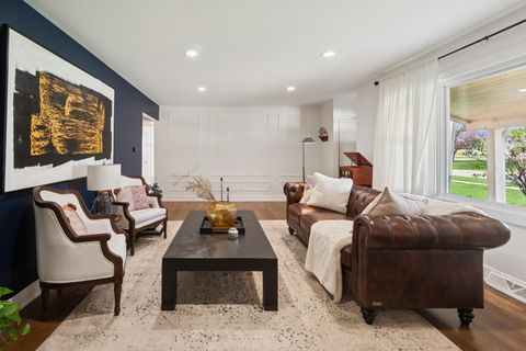 Tiny photo for 815 Cumberland Street, Hoffman Estates, IL 60169 (MLS # 12627313)