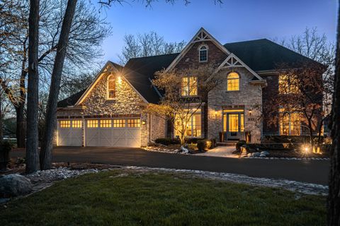 Photo of 842 N Bennett Street, Geneva, IL 60134 (MLS # 12601342)