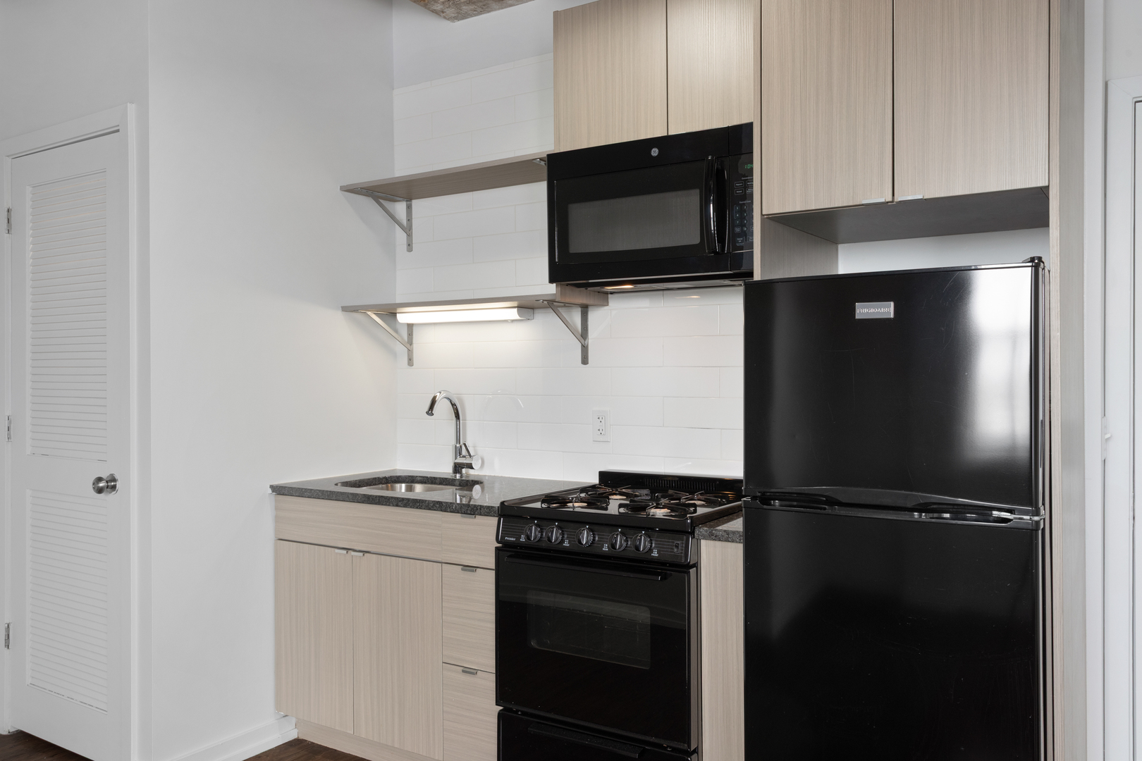 1325 W Wilson Avenue 1009