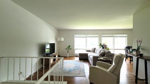 Tiny photo for 1360 Devonshire Lane, Hoffman Estates, IL 60169 (MLS # 12548114)