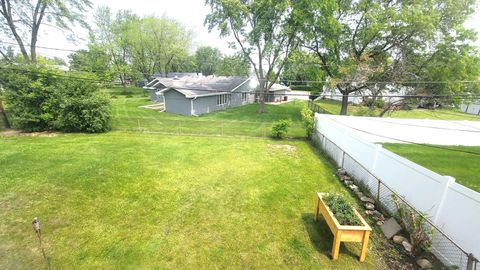 Tiny photo for 1360 Devonshire Lane, Hoffman Estates, IL 60169 (MLS # 12548114)