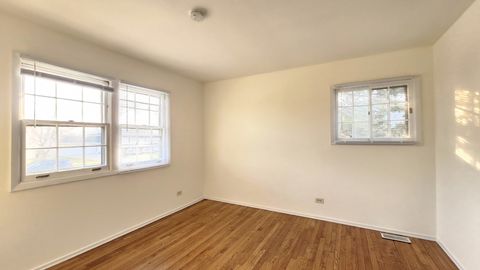 Tiny photo for 1360 Devonshire Lane, Hoffman Estates, IL 60169 (MLS # 12548114)