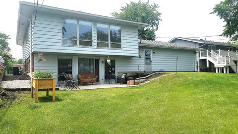 Tiny photo for 1360 Devonshire Lane, Hoffman Estates, IL 60169 (MLS # 12548114)